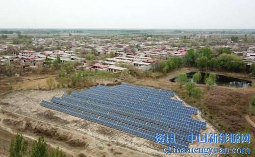                                                                                                                                                                     
	　　堅持在光伏扶貧上使用更好、更先進的產(chǎn)品，秉持“高效”“生態(tài)”“清潔”理念做好光伏扶貧，讓農(nóng)戶真正享受光