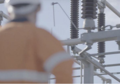 
	中國(guó)儲(chǔ)能網(wǎng)訊：澳大利亞公用事業(yè)供應(yīng)商Evoenergy公司正在開(kāi)展澳大利亞有史以來(lái)最全面的需求管理試驗(yàn)之一，該試驗(yàn)采用電池儲(chǔ)能和傳統(tǒng)電力需求響應(yīng)相結(jié)合的方式。


	其中，虛擬發(fā)電廠用來(lái)避免變電站升級(jí)，可以為Evoenergy公司節(jié)省約200萬(wàn)澳元（合160萬(wàn)美元）的費(fèi)用