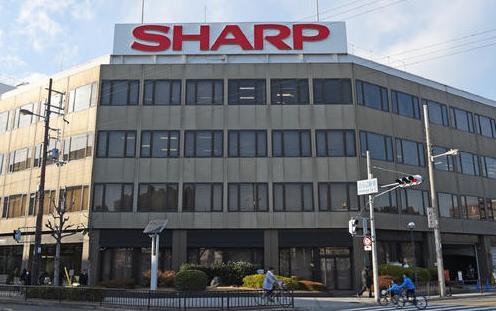 
	中國儲能網(wǎng)訊：日前據(jù)悉，位于加利福尼亞州圣地亞哥地區(qū)的天堂谷退休社區(qū)將安裝部署由夏普電子公司生產(chǎn)的容量為240千瓦/ 324千瓦時的用戶側(cè)電池儲能系統(tǒng)，該系統(tǒng)將與516kW的太陽能發(fā)電系統(tǒng)組合在一起，并安裝在6座建筑物中。


	最近發(fā)布的一份能源使用調(diào)查報告表明，通過降低需求費用，太陽能發(fā)電和電池儲能系統(tǒng)每年可為這個社區(qū)節(jié)省約90,000美元的支出費用