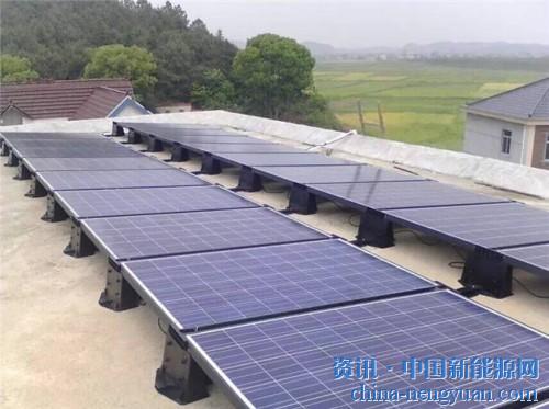                                                                                                                                                                     
	　　沒有一個(gè)冬天不可逾越，沒有一個(gè)春天不曾到來。

	　　技術(shù)創(chuàng)新在推促中國(guó)光伏產(chǎn)業(yè)領(lǐng)跑全球，成為中國(guó)制造“走出去”的一張重要名片之時(shí)，技術(shù)創(chuàng)新也正在加速