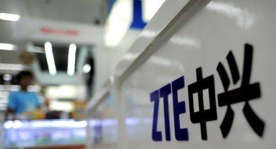 
	4月16日晚，一則關(guān)于中興通訊在美被封殺的消息引爆業(yè)內(nèi)：美國商務(wù)部宣布禁止美國企業(yè)向中興通訊出售任何零部件產(chǎn)品，時間長達7年！雖然故事從2015年就已經(jīng)開始，2016年、2017年頁都有持續(xù)不斷的相關(guān)新聞，但2018年這一次，明顯來得更加兇悍！恰逢中美貿(mào)易戰(zhàn)關(guān)鍵時期，中興在美被禁事件引起了各界廣泛關(guān)注，目前事件仍在持續(xù)發(fā)酵當中！


	


	據(jù)了解，本次禁令的形成主要是美國商務(wù)部官員認定中興方面存在虛假陳述，而且沒有按照之前的處罰協(xié)議進行處罰。毫無疑問，在去年中興認罰8.92億美元后，又遭到美國禁令