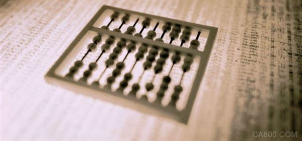 
	 


	（圖片來源：全景視覺）


	


	經(jīng)濟觀察網(wǎng) 記者 李紫宸  4月19日上午，國家發(fā)改委召開專題發(fā)布會，介紹“清理規(guī)范經(jīng)營服務(wù)性收費 減輕企業(yè)負擔取得實效”有關(guān)工作情況并回答記者提問，此次發(fā)布會焦點主要集中于此前政府工作報告中提出的降低企業(yè)用電問題。


	


	今年的政府工作報告中明確提出：“降低電網(wǎng)環(huán)節(jié)收費和輸配電價格，一般工商業(yè)電價平均降低10%