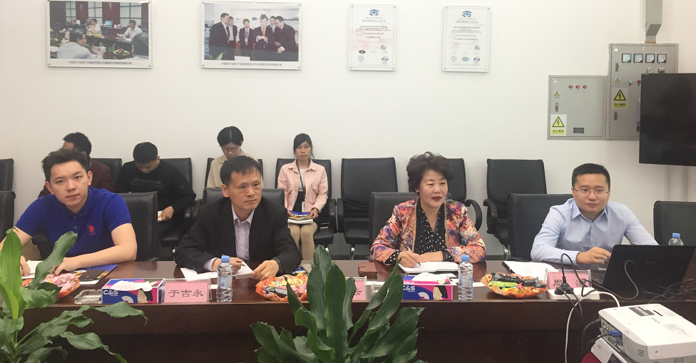 
	中國儲(chǔ)能網(wǎng)訊：中國長城科技集團(tuán)股份有限公司是由中國電子信息產(chǎn)業(yè)集團(tuán)有限公司所屬中國長城計(jì)算機(jī)深圳股份有限公司、長城信息產(chǎn)業(yè)股份有限公司、武漢中原電子集團(tuán)公司、北京圣非凡電子系統(tǒng)技術(shù)開發(fā)有限公司等四家骨干企業(yè)重組整合組成，注冊資本29.4億元。


	長城電源事業(yè)部作為中國長城科技集團(tuán)股份有限公司旗下二級單位，成立于1989年，是國內(nèi)第一臺(tái)電腦電源研發(fā)與制造單位，在國內(nèi)臺(tái)式機(jī)、服務(wù)器電源領(lǐng)域占有率第一，通信電源領(lǐng)域占有率第三