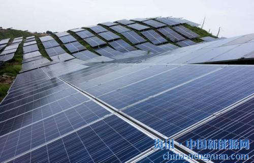                                                                                                                                                                     
	　　光伏發(fā)電平價(jià)上網(wǎng)的實(shí)現(xiàn)，或許比預(yù)期更早到來。

	　　光伏“領(lǐng)跑者”中標(biāo)電價(jià)接連創(chuàng)下新低，近日青海德令哈、格爾木兩領(lǐng)跑者基地競(jìng)爭(zhēng)優(yōu)選結(jié)果公示，中標(biāo)電價(jià)