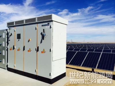  根據(jù)GlobalData的數(shù)據(jù)，由于價(jià)格下跌，全球光伏逆變器市場(chǎng)將從2017年的63億美元縮減至2022年的37億美元。


 
根據(jù)市值，從2017年到2022年，市場(chǎng)將呈現(xiàn)10．15％的負(fù)年復(fù)合增長(zhǎng)率