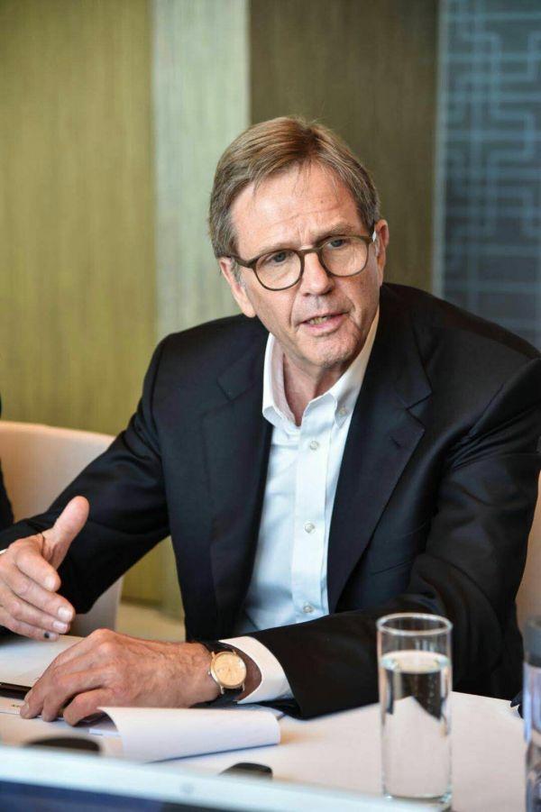 
	中國儲能網(wǎng)訊：“是的，我們正在做這件事（尋找新的電池合作伙伴），目前看來，至少需要一家新的合作伙伴”。4月24日，大眾汽車集團（中國）總裁兼CEO海茲曼向經濟觀察網(wǎng)確認，大眾正在中國尋找第二家電池合作商