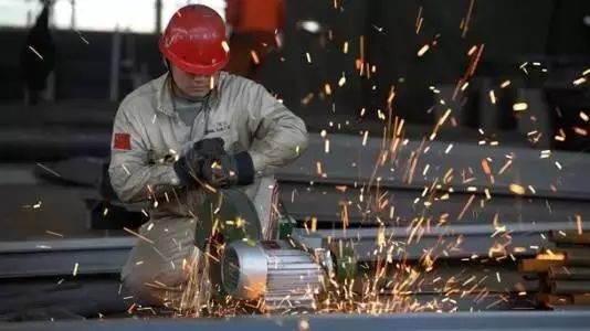 
	制造業(yè)轉(zhuǎn)移的趨勢(shì)走向與國(guó)家前途命運(yùn)關(guān)系甚大。全球范圍內(nèi)出現(xiàn)過(guò)四次大規(guī)模的制造業(yè)遷移，而創(chuàng)新因素是推動(dòng)制造業(yè)大遷移的重要?jiǎng)恿? onError=