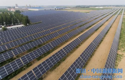                                                                                                                                                                     
	　　2018年由于中國(guó)的補(bǔ)貼下降、美國(guó)201雙反、日本FIT補(bǔ)貼政策下調(diào)等因素的影響全球光伏市場(chǎng)需求增量可能放緩。鑒于此，上游光伏制造行業(yè)將迎來(lái)一次較大洗牌;與2012年情況類(lèi)似