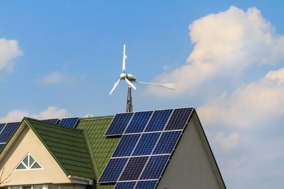                                         
	　　去年是光伏行業(yè)大爆發(fā)的一年，其中以戶用光伏最為火爆。然而隨著市場競爭的加劇，更重要的是補(bǔ)貼的進(jìn)一步下調(diào)，讓不少人生出了疑問，補(bǔ)貼下調(diào)之后，2018年的光伏電站還能保持高收益率嗎？

	

	　　要搞清楚這個問題，我們首先要了解2018年的補(bǔ)貼政策