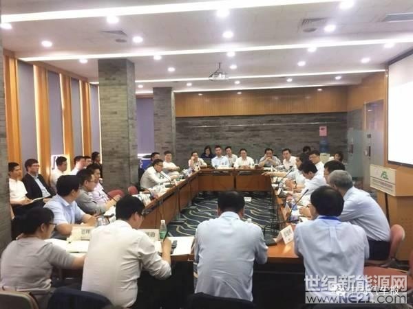 中國新能源汽車補(bǔ)貼將于2020年完全退出，屆時(shí)從“雙積分”政策中得利的“漁翁”竟是混合動(dòng)力車？混合動(dòng)力車將卷土重來并出現(xiàn)高速增長(zhǎng)？



4月29日下午，正值清華大學(xué)107周年校慶之際，由中國電動(dòng)汽車百人會(huì)與清華大學(xué)汽車工程系聯(lián)合組織的“新能源汽車產(chǎn)業(yè)協(xié)同發(fā)展”研討會(huì)在清華大學(xué)汽車研究所舉行。會(huì)議由中國電動(dòng)汽車百人會(huì)執(zhí)行副理事長(zhǎng)歐陽明高主持，研討內(nèi)容之一就是新能源汽車與混合動(dòng)力汽車協(xié)同發(fā)展