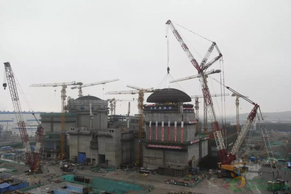 
                    2018年5月5日下午3點(diǎn)49分，田灣核電6號(hào)機(jī)組安全殼穹頂與筒體上口精準(zhǔn)就位，穹頂?shù)跹b圓滿完成，提前計(jì)劃26天，標(biāo)志著土建階段主要任務(wù)圓滿完成。

田灣6號(hào)機(jī)組于2016年9月7日開工建設(shè)，歷時(shí)20個(gè)月完成穹頂?shù)跹b里程碑節(jié)點(diǎn)，是我國(guó)“十二五”期間新建核電機(jī)組的收官之作