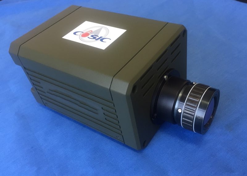 　　【中國儀表網(wǎng) 儀表研發(fā)】日前，中國航天科工二院25所成功自主研制出新一代小體積，高性能，高分辨率，低功耗制冷紅外熱像儀。據(jù)介紹，該產(chǎn)品已達(dá)到國內(nèi)領(lǐng)先水平