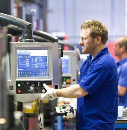 
	


	文丨互聯(lián)網(wǎng)周刊 & eNet研究院


	


	 


	


	  2018值得關(guān)注的工業(yè)互聯(lián)網(wǎng)平臺(tái)及 解決方案提供商TOP100！


	


	  5月2日，《互聯(lián)網(wǎng)周刊》與eNet研究院共同發(fā)布《2018最值得關(guān)注的工業(yè)互聯(lián)網(wǎng)平臺(tái)》，海爾COSMOPlat、用友精智工業(yè)互聯(lián)網(wǎng)平臺(tái)、東方國信BIOP平臺(tái)位列TOP3，樹根互聯(lián)根云平臺(tái)以及航天云網(wǎng)INDICS分列4、5。在同日發(fā)布的《2018工業(yè)互聯(lián)網(wǎng)解決方案提供商TOP100》中