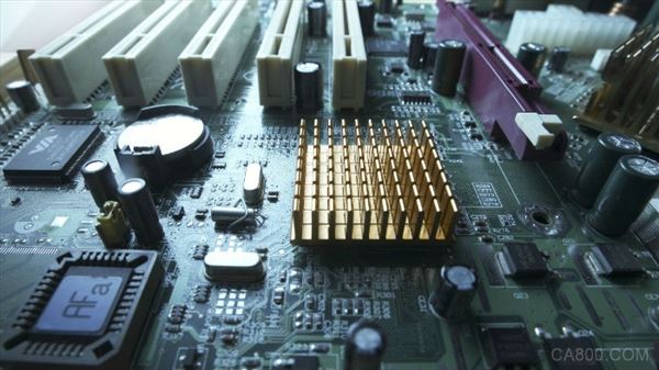 
	 


	（圖片來源：全景視覺）


	


	享譽(yù)國內(nèi)的“上海制造”再度出發(fā)，目標(biāo)之一就是國家亟須攻堅(jiān)的領(lǐng)域，如大飛機(jī)發(fā)動(dòng)機(jī)、中國芯等。


	


	在5月7日上海市政府新聞辦舉辦


	


	的“四大品牌”系列第二場新聞發(fā)布會(huì)上，上海市經(jīng)信委主任陳鳴波稱，上海目前正在加快制定集成電路、民用航空產(chǎn)業(yè)發(fā)展等行動(dòng)計(jì)劃，推動(dòng)產(chǎn)業(yè)鏈和創(chuàng)新鏈的聯(lián)動(dòng)發(fā)展