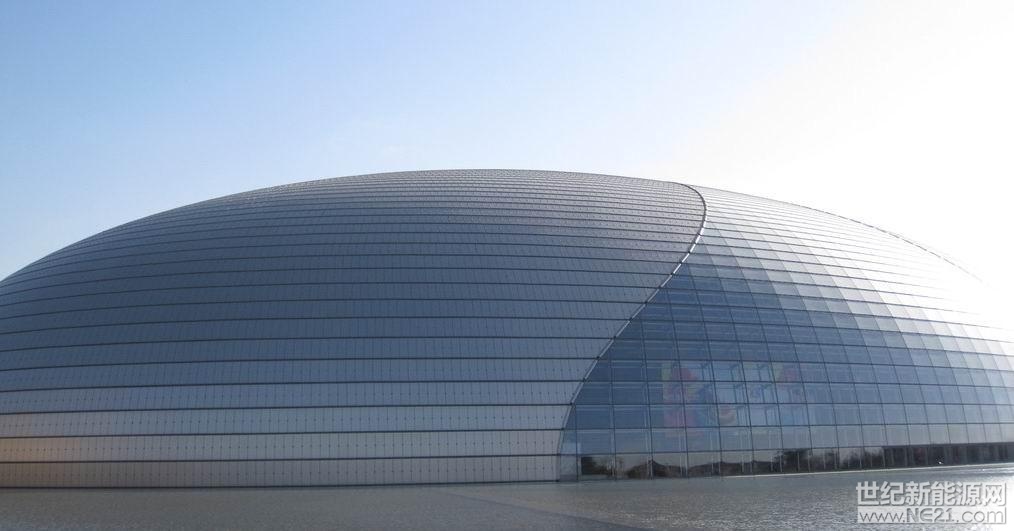 作為建筑節(jié)能最重要的應用形式之一，光伏建筑一體化（BIPV）正在從概念走向落地。越來越多的人意識到，將光伏組件與建筑材料融于一體，對于光伏產(chǎn)業(yè)和建筑行業(yè)是雙重利好，并在此過程中掀起了一場綠色發(fā)展的新革命