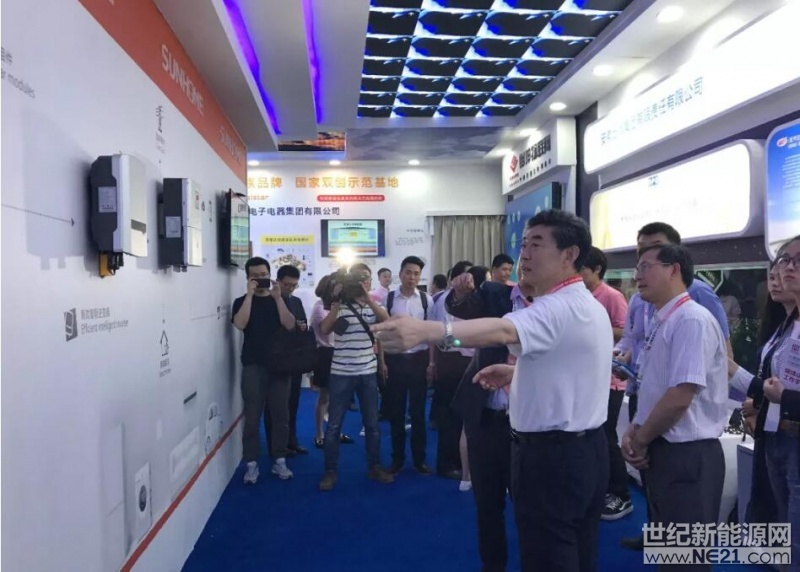  “中國品牌，世界共享”，5月10~12日，600多家中國知名品牌集體閃耀首屆中國品博會。作為唯一一家走上品博會“紅毯”的戶用光伏品牌，陽光家庭光伏憑借“多發(fā)電”核心價值，高調亮出中國戶用清潔電力的綠色名片