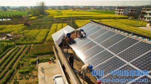                                                                                                                                                                     
	　　光伏產(chǎn)業(yè)已經(jīng)成為中國面向世界的一張新名片，它不僅代表著中國技術(shù)的領(lǐng)先，更是以其發(fā)展的速度不斷刷新著各種記錄。這其中，分布式光伏，尤其是戶用光伏市場的發(fā)展更成為了產(chǎn)業(yè)發(fā)展的重中