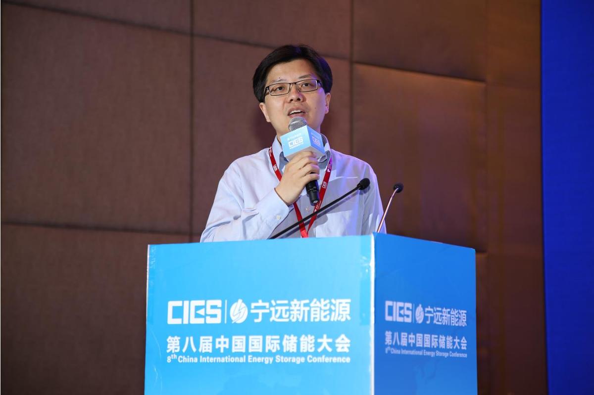 
	
		中國儲能網(wǎng)訊：5月19日至21日，“第八屆中國國際儲能大會”在深圳隆重召開， 來自中國、美國、德國、英國、加拿大、西班牙、日本、韓國、澳大利亞等國和地區(qū)1500余位政府機構(gòu)、科研院所、行業(yè)組織、電力公司、新能源項目單位、系統(tǒng)集成商等代表出席本次大會。
	
	
	
		北京睿能世紀科技有限公司戰(zhàn)略副總裁王澍在儲能電站專場，以“高性能儲能調(diào)頻電站解決方案”為題，發(fā)表了精彩演講