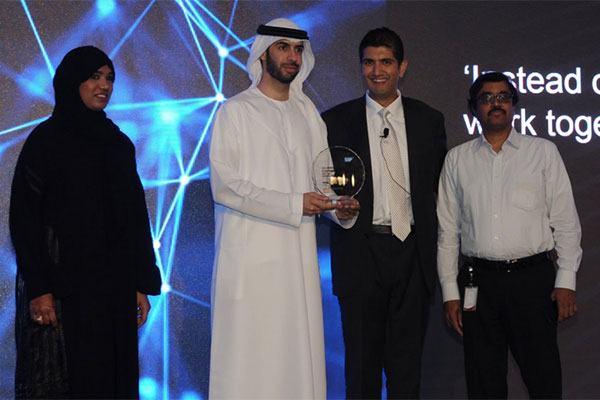 　　【中國儀表網(wǎng) 儀表市場】據(jù)最新的SAP創(chuàng)新峰會迪拜的業(yè)內(nèi)專家援引MicroMarket Monitor的報告稱，阿聯(lián)酋的物聯(lián)網(wǎng)(IoT)市場到2019年將以28%的復合年增長率增長至350億美元。  　　阿聯(lián)酋政府最近還推出了“阿聯(lián)酋區(qū)塊鏈戰(zhàn)略2021”，以節(jié)省110億迪拉姆(30億美元)的成本