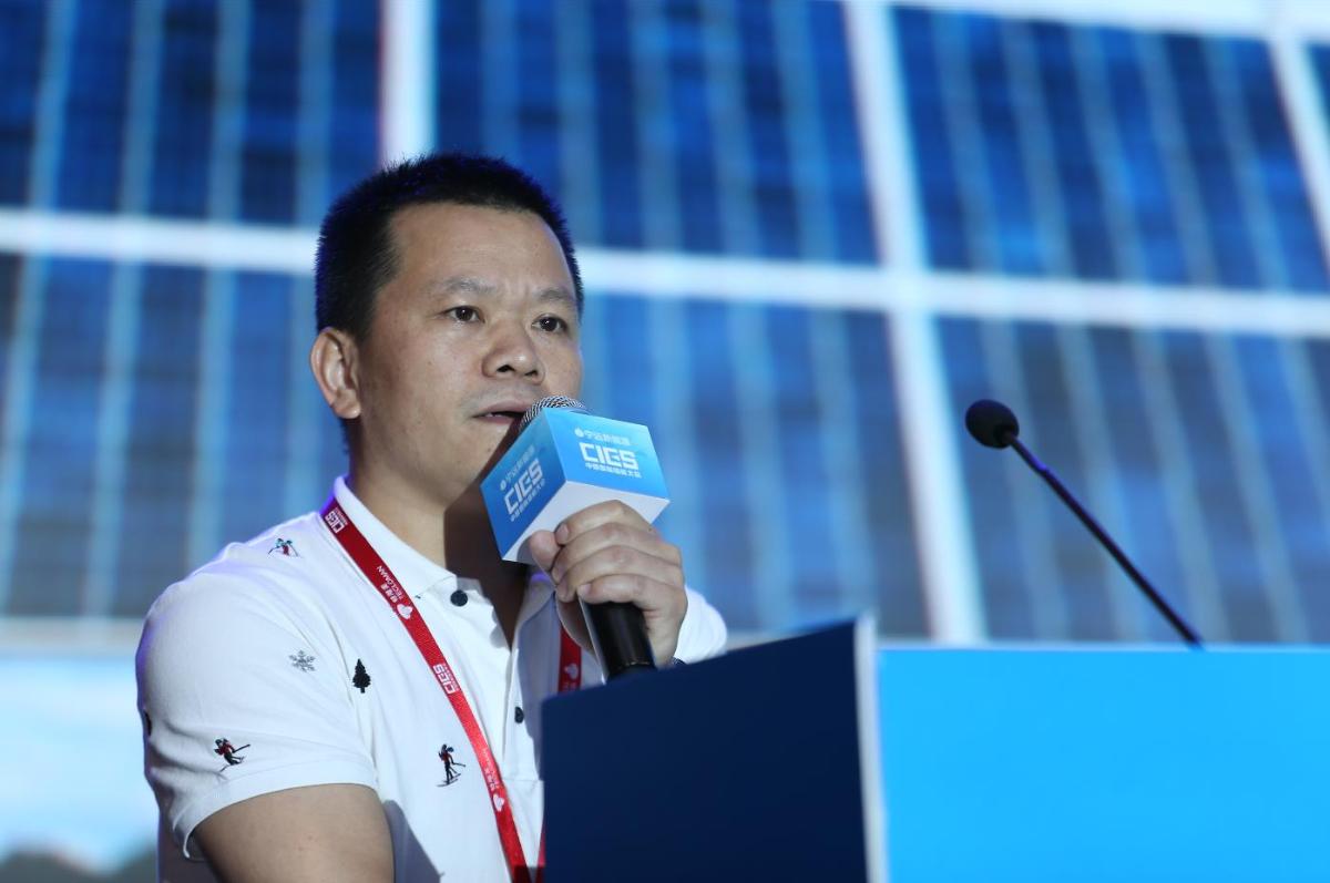 
	中國儲能網(wǎng)訊：5月19日至21日，“第八屆中國國際儲能大會”在深圳隆重召開， 來自中國、美國、德國、英國、加拿大、西班牙、日本、韓國、澳大利亞等國和地區(qū)1500余位政府機(jī)構(gòu)、科研院所、行業(yè)組織、電力公司、新能源項(xiàng)目單位、系統(tǒng)集成商等代表出席本次大會。


	深圳市海盈科技有限公司技術(shù)總監(jiān)刁勝在儲能電池專場，發(fā)表了題為