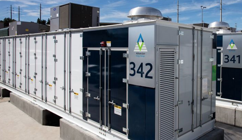 
	中國儲能網(wǎng)訊：電池儲能系統(tǒng)如此迅速地成為一種可行的高峰電力資源，以至于人們很難知道接下來會發(fā)生什么。

  

	像加利福尼亞州和亞利桑那州的監(jiān)管機構已經(jīng)轉(zhuǎn)向使用電池儲能系統(tǒng)，而不是采用傳統(tǒng)的天然氣發(fā)電廠來為用電高峰提供靈活的電力