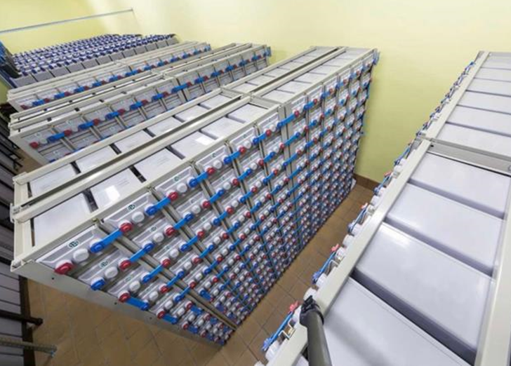 
	中國儲(chǔ)能網(wǎng)訊：日前據(jù)悉，英國投資公司戈?duì)柦仲Y本（Gore Street Capital）通過儲(chǔ)能基金份額籌集了3060萬英鎊的資金用于收購電池儲(chǔ)能項(xiàng)目。


	 



	戈?duì)柦帜茉磧?chǔ)能基金發(fā)行3060萬股，每股價(jià)格1英鎊，低于其目標(biāo)發(fā)行量1億股