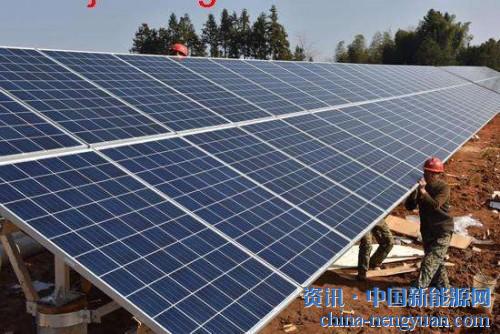                                                                                                                                                                     
	　　多位業(yè)內(nèi)人士的共識是：新一輪行業(yè)洗牌已山雨欲來，落后產(chǎn)能的淘汰箭在弦上，但行業(yè)趨勢不會改變。原中國可再生能源學(xué)會理事長、國務(wù)院參事石定寰在展會間隙接受上證報記者獨(dú)家專訪時透露