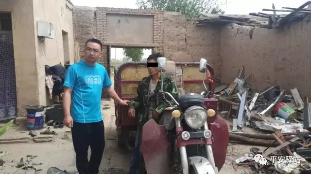 “刑警是一份不論白天黑夜，枕戈仗劍待出擊，不論雪雨風(fēng)霜，永不言敗求全勝，運(yùn)籌帷幄織法網(wǎng)，不斷打擊搶劫、搶奪、詐騙、盜竊、敲詐勒索等各類犯罪的警種?！必斀?jīng)日歷資訊快遞貴金屬模擬交易貴金屬專家直播室金投網(wǎng)貴金屬行情軟件晝夜兼程，跨省擒賊