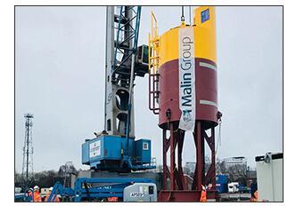 
	中國儲(chǔ)能網(wǎng)訊：近日，Minesto已完成安裝微電網(wǎng)系統(tǒng)浮標(biāo)安裝工作，該浮標(biāo)將用于該公司在威爾士Holyhead Deep的第一個(gè)潮汐能項(xiàng)目。


	


	這種海上浮標(biāo)使用三條錨索系泊的海底浮標(biāo)，可以使用于海上極端條件下，將為Minesto的DG500海洋能發(fā)電廠提供輔助動(dòng)力和通信