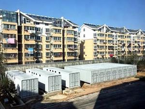 
	中國儲能網訊：日前，在國網江蘇電力公司組織下，全國首套大規(guī)模儲能接入“源網荷友好互動系統(tǒng)”成功投運。南都艾科半導體儲能電站成為全國首個通過系統(tǒng)測試并接入系統(tǒng)的電站，所有測試項目均達標準，標志著南都電源智慧儲能系統(tǒng)實現(xiàn)新突破