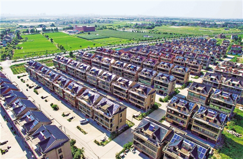 簡單來說，城市能源互聯(lián)網(wǎng)是以電為中心的城市各類能源互聯(lián)互通、綜合利用、優(yōu)化共享的平臺。城市能源互聯(lián)網(wǎng)建設(shè)是以智能電網(wǎng)為基礎(chǔ)，以“互聯(lián)網(wǎng)＋”為手段，以電能為主體載體的綠色低碳、安全高效的現(xiàn)代能源生態(tài)系統(tǒng)