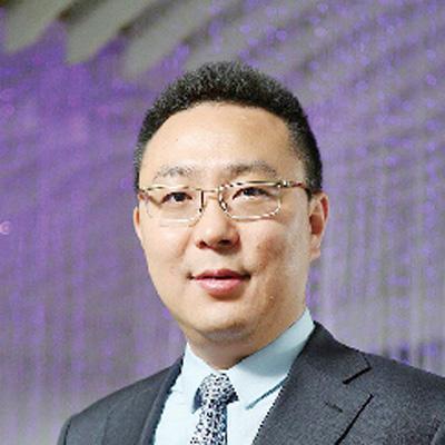 
	中國儲能網(wǎng)訊：隨著儲能鋰電池技術(shù)的進(jìn)步，從削峰填谷的用戶側(cè)、配網(wǎng)側(cè)儲能，到用儲能解決棄風(fēng)、棄光，儲能應(yīng)用場景日趨多元化，商業(yè)模式也日漸清晰。面對迅速發(fā)展的儲能市場，中天科技實施“差異化”戰(zhàn)略，結(jié)合自身技術(shù)優(yōu)勢與多年行業(yè)積淀，在儲能領(lǐng)域持續(xù)發(fā)力，為用戶提供系統(tǒng)化解決方案