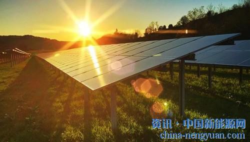                                                                                                                                                                     
	　　6月1日，國家發(fā)改委、財政部、國家能源局聯(lián)合印發(fā)《關(guān)于2018年光伏發(fā)電有關(guān)事項(xiàng)的通知》，強(qiáng)調(diào)合理把握發(fā)展節(jié)奏，優(yōu)化光伏發(fā)電新增建設(shè)規(guī)模，同時加快光伏發(fā)電補(bǔ)貼退坡，降低補(bǔ)貼強(qiáng)