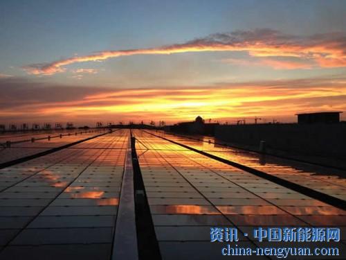                                                                                                                                                                     
	　　國家能源局在官網(wǎng)披露，6月6日上午，國家能源局新能源司與光伏行業(yè)協(xié)會部分企業(yè)代表進行了座談。相關官員在會上強調，國家發(fā)展光伏的方向堅定不移，對光伏產業(yè)的支持毫不動搖