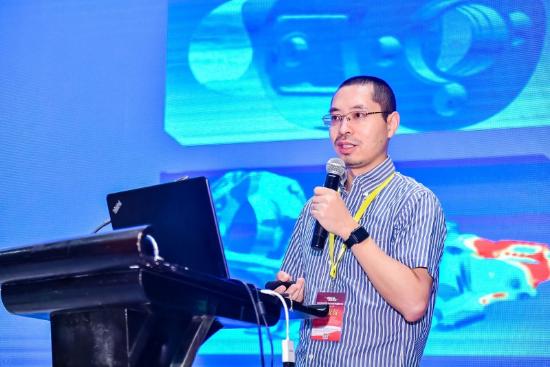 　　遠(yuǎn)景能源（江蘇）有限公司智能風(fēng)機(jī)產(chǎn)品研發(fā)負(fù)責(zé)人郭曉明出席“第五屆中國(guó)風(fēng)電后市場(chǎng)專題研討會(huì)”， 在風(fēng)電場(chǎng)運(yùn)維與安全管理專題論壇，分享題為“智能風(fēng)機(jī)對(duì)后市場(chǎng)的價(jià)值思考”的主旨演講。

遠(yuǎn)景能源（江蘇）有限公司智能風(fēng)機(jī)產(chǎn)品研發(fā)負(fù)責(zé)人 郭曉明先生
　　以下為發(fā)言內(nèi)容：
　　郭曉明：各位領(lǐng)導(dǎo)、同行，大家上午好！今天給大家介紹一下關(guān)于智能風(fēng)機(jī)在風(fēng)電后市場(chǎng)的價(jià)值思考