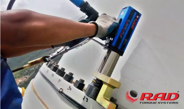                        細(xì)節(jié)決定成敗，風(fēng)電行業(yè)尤其如此。分析過(guò)往案例可以發(fā)現(xiàn)，正是由于對(duì)一些看似細(xì)微的環(huán)節(jié)重視不足，給風(fēng)電機(jī)組的高效、可靠運(yùn)行埋下隱患，甚至造成財(cái)產(chǎn)損失和人員傷亡