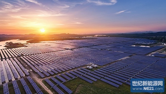  海潤光伏科技股份有限公司（下稱*ST海潤）位于無錫惠山的辦公區(qū)冷冷清清，這家已經(jīng)暫停上市的公司正在搬離這里。

透過辦公室玻璃窗，界面新聞記者看到一些工位已經(jīng)被拆除