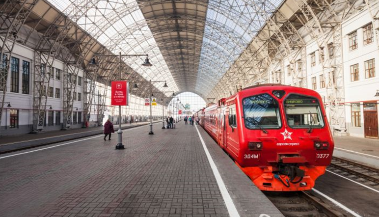 
	中國(guó)儲(chǔ)能網(wǎng)訊：據(jù)悉，意大利能源巨頭Enel公司計(jì)劃為俄羅斯鐵路部門(mén)部署10兆瓦時(shí)的電池儲(chǔ)能系統(tǒng)，以幫助俄羅斯鐵路網(wǎng)絡(luò)更快更順暢地運(yùn)行。


	Enel公司表示，創(chuàng)建這個(gè)稱(chēng)之為“首創(chuàng)的創(chuàng)新儲(chǔ)能系統(tǒng)”的舉措將使俄羅斯鐵路網(wǎng)絡(luò)能夠適應(yīng)規(guī)模更大、速度更快的列車(chē)，而無(wú)需花費(fèi)更多的費(fèi)用進(jìn)行電網(wǎng)升級(jí)