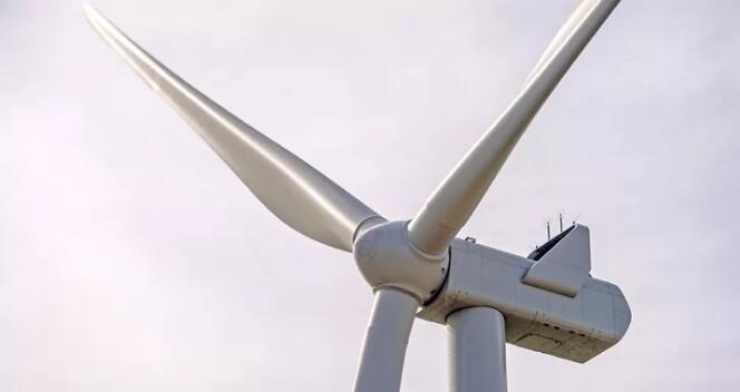  　　當?shù)貢r間6月18日，在本屆俄羅斯世界杯上，首次參賽世界杯的巴拿馬球員激動地熱淚縱橫。人不禁想起8年前同樣是首次參與世界杯的朝鮮隊的鄭大世...
 
　　然而歷史的悲劇再次重演，現(xiàn)實總是非常殘酷的