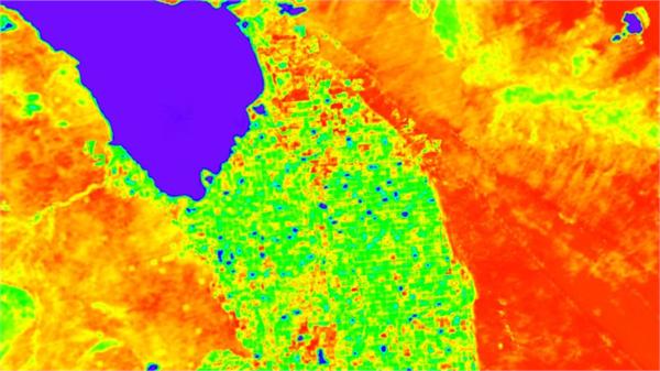 　　【中國(guó)儀表網(wǎng) 儀表產(chǎn)業(yè)】NASA將增新儀器，確定任何一種植物的健康狀況，通常都可以通過(guò)簡(jiǎn)單的檢查來(lái)完成，但是大范圍測(cè)量植物的整體健康狀況，則是一項(xiàng)更具挑戰(zhàn)性的任務(wù)。為了幫助科學(xué)家們更好地診斷植物健康狀況，NASA正在國(guó)際空間站安裝一種新奇的儀器，稱作“生態(tài)系統(tǒng)空間熱輻射檢測(cè)器(ECOSTRESS)”，可以從太空中追蹤地球植物的用水情況，甚至可以輔助預(yù)測(cè)干旱