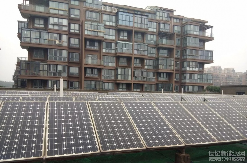  2006年12月，原上海電力學(xué)院太陽(yáng)能研究所所長(zhǎng)趙春江教授，在上海市閔行區(qū)山花路的一個(gè)小區(qū)房頂上安裝了3 kW的光伏電站。該電站除自發(fā)自用外，還可實(shí)現(xiàn)余電上網(wǎng)，是上海第一個(gè)戶用太陽(yáng)能發(fā)電站