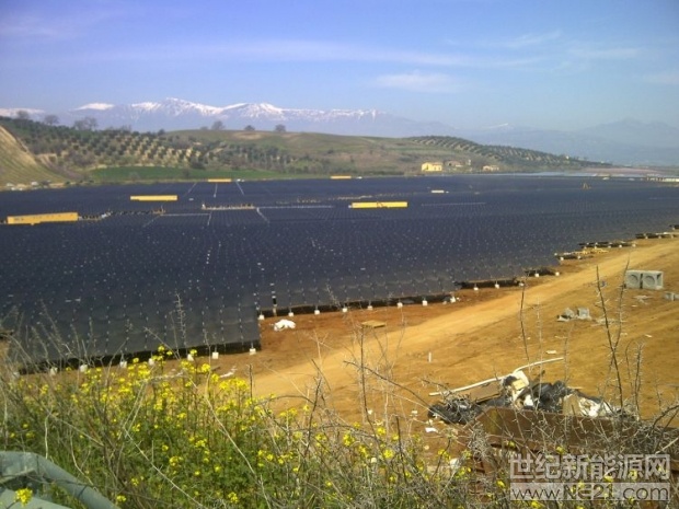 Enel Group與贊比亞工業(yè)發(fā)展公司簽署了一份價(jià)值約3400萬美元的融資協(xié)議，用于在贊比亞建設(shè)一座34MW Ngonye太陽能電站。



融資包括來自國際金融公司高達(dá)1000萬美元的優(yōu)先貸款，來自國際金融公司-加拿大氣候變化計(jì)劃高達(dá)1200萬美元的貸款以及來自歐洲投資銀行高達(dá)1175萬美元的貸款