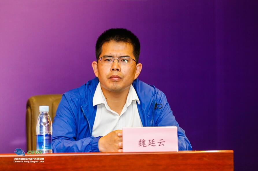 
	中國儲(chǔ)能網(wǎng)訊：在近日舉行的第五屆環(huán)青海湖國際電動(dòng)汽車挑戰(zhàn)賽期間，國家電網(wǎng)青海省電力公司對(duì)本屆賽事的電力保障工作進(jìn)行了周密部署，并做了長時(shí)間的籌備工作。


	據(jù)國家電網(wǎng)青海省電力公司智電處處長魏廷云介紹，國網(wǎng)青海省電力公司已經(jīng)圓滿完成了4屆賽事的保障工作，共建立了8個(gè)純電動(dòng)車充電站點(diǎn)，安裝了121臺(tái)充電樁