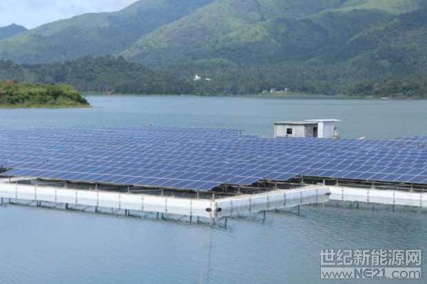 印度國有公用事業(yè)公司印度國家火電為一處22MW并網(wǎng)漂浮光伏電站項目發(fā)布了招標公告，項目將建在喀拉拉邦Kayamkulam的Rajiv Gandhi聯(lián)合循環(huán)電站。



招標內(nèi)容為項目設(shè)計、施工、制造、供貨、包裝和發(fā)運、運輸、卸載、存儲、安裝和調(diào)試