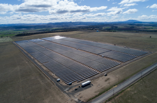 美國西部時間6月27日，協(xié)鑫新能源美國俄勒岡州50MW光伏電站一期共計26MW兩個子項目ADAMS 和ELBE成功并網(wǎng)。這不僅標(biāo)志著協(xié)鑫新能源繼北卡一號83MW電站后在北美市場取得了又一重大突破，更是公司進軍海外市場戰(zhàn)略的堅實一步