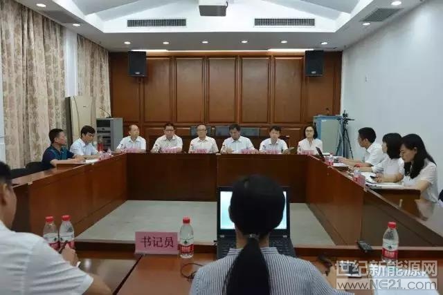 

6月21日，國(guó)家能源局南方監(jiān)管局召開了一場(chǎng)特別的聽證會(huì)！

聽證會(huì)的當(dāng)事方為廣西百色百礦發(fā)電有限公司，廣西中調(diào)作為第三人參加會(huì)議。會(huì)議就百色百礦發(fā)電所屬的田東電廠違反調(diào)度規(guī)則、擅自解網(wǎng)一案行政處罰做了聽證，這也是國(guó)家能源局系統(tǒng)的首次行政處罰聽證會(huì)