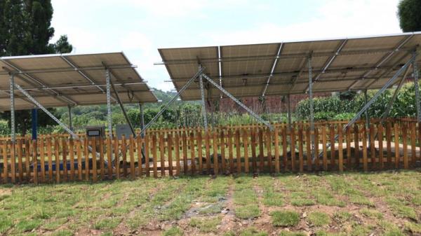 中國水資源缺乏和水污染嚴(yán)重地制約著我國總體經(jīng)濟的健康持續(xù)發(fā)展，基礎(chǔ)設(shè)施滯后和管理水平低下抑制了農(nóng)村地區(qū)居民生活質(zhì)量的改善和提高，現(xiàn)國家正在加大力度扶持新農(nóng)村水改項目，農(nóng)村地區(qū)的水環(huán)境治理應(yīng)成為我國環(huán)境綜合治理的重要組成部分。為科學(xué)、客觀地對農(nóng)村污水處理進行技術(shù)開發(fā)，按照建設(shè)相關(guān)環(huán)保法規(guī)、標(biāo)準(zhǔn)的規(guī)定，為了節(jié)約用水、保護環(huán)境以及增加社會社會效益與環(huán)境效益