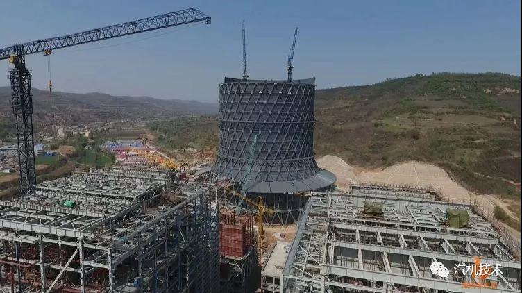 　　麟北發(fā)電公司項(xiàng)目概述　　陜西能源麟北發(fā)電有限公司（以下簡稱“麟北發(fā)電公司”）由陜西能源集團(tuán)有限公司旗下陜西秦龍電力股份有限公司投資建設(shè)，公司成立于2016年1月，屬省屬大型國有企業(yè)。本期工程建設(shè)2×350MW超臨界間接空冷循環(huán)流化床機(jī)組，項(xiàng)目已于2016年5月24日獲得陜西省發(fā)改委核準(zhǔn)，8月28日已正式開工建設(shè)，計劃2018年雙機(jī)投產(chǎn)發(fā)電