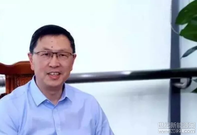  距離光伏531新政發(fā)布已經(jīng)一個(gè)月，但有關(guān)新政的“余震”仍在繼續(xù)。目前來(lái)看，行業(yè)仍舊悲觀(guān)情緒籠罩，負(fù)面新聞不斷充斥著整個(gè)光伏市場(chǎng)，主要表現(xiàn)有：企業(yè)下修開(kāi)工率、暫時(shí)停產(chǎn)休假、員工下跪討薪、低價(jià)拋售庫(kù)存、產(chǎn)品價(jià)格跌跌不休......

在這樣的慘淡環(huán)境下，光伏大咖也陸續(xù)作出回應(yīng)