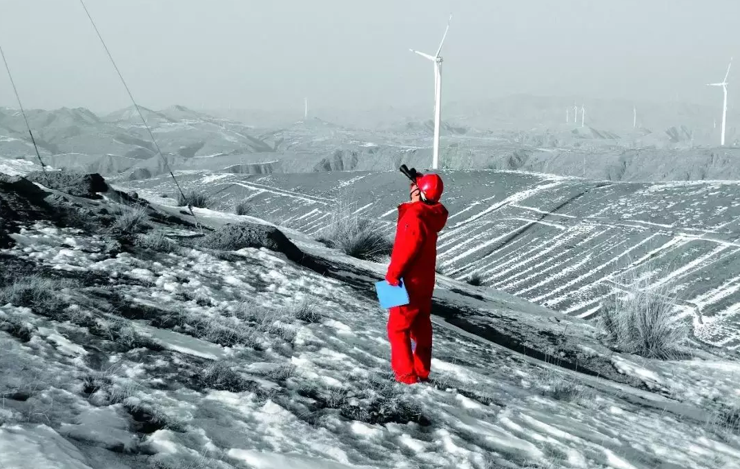                        日前，國際資本市場權(quán)威金融雜志《機(jī)構(gòu)投資者》2018年度亞洲區(qū)獎項(xiàng)評選結(jié)果揭曉。憑借投資者和專業(yè)機(jī)構(gòu)分析師的自發(fā)投票，新疆金風(fēng)科技股份有限公司（“金風(fēng)科技”；深圳交易所：002202；香港聯(lián)交所：2208）從亞洲（除日本）2,368家上市公司中脫穎而出，榮膺“亞洲地區(qū)最受尊敬公司”稱號，同時連續(xù)三年蟬聯(lián)亞洲工業(yè)領(lǐng)域“最佳投資者關(guān)系公司”表彰，躋身國際權(quán)威排名前列，成為亞洲（除日本）企業(yè)管治、可持續(xù)發(fā)展及投資者服務(wù)表現(xiàn)最為突出的上市公司之一